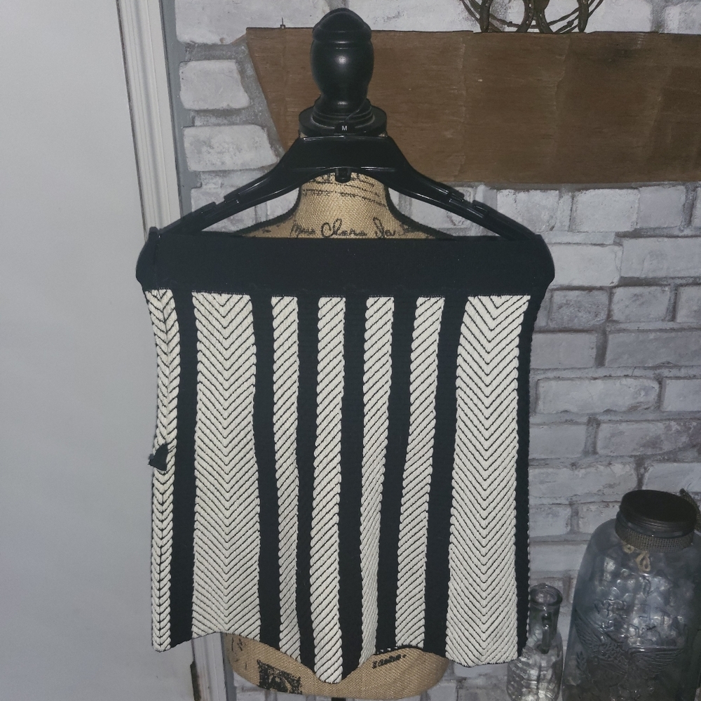 Maje sz 1 or (sz 2 or 4 u.s ) skirt